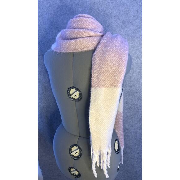 NWT Gentle Fawn Scarf Shawl Wrap Fringe Women’s One Size Pink Cream White Boho - Picture 10 of 13